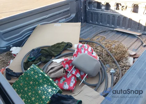 2005 Toyota Tundra Sr5 V8 z USA, uszkodzony, nr VIN 5TBET34115S470326